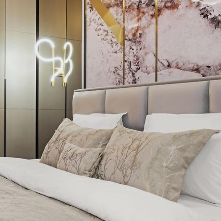 Central Two Rooms Apartment The Paradise Of Lights Bucarest Exterior foto