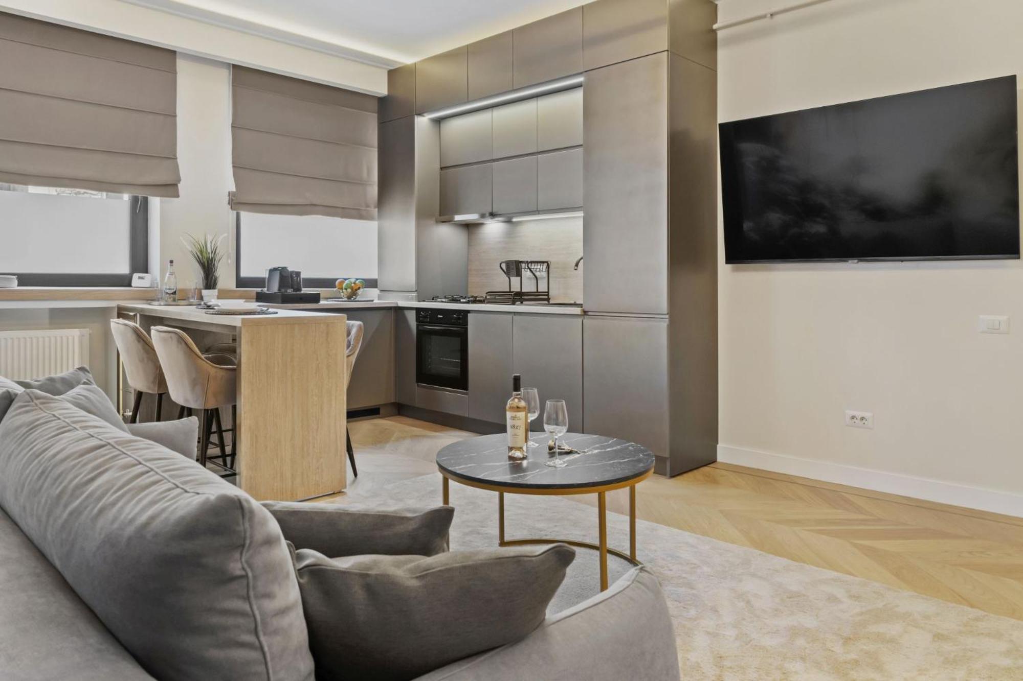 Central Two Rooms Apartment The Paradise Of Lights Bucarest Exterior foto