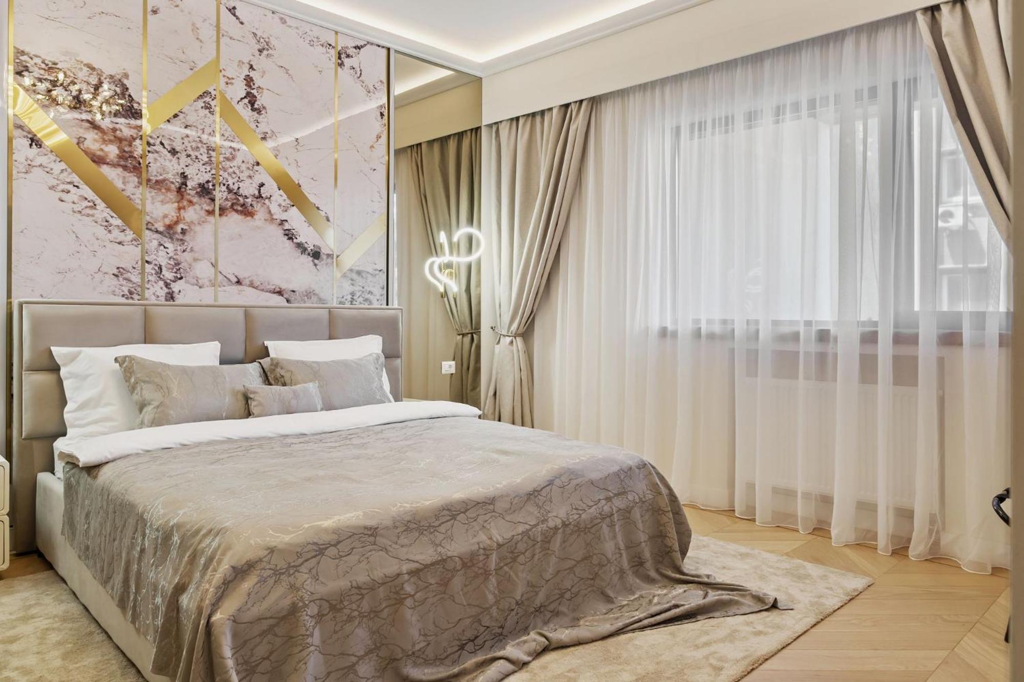 Central Two Rooms Apartment The Paradise Of Lights Bucarest Exterior foto
